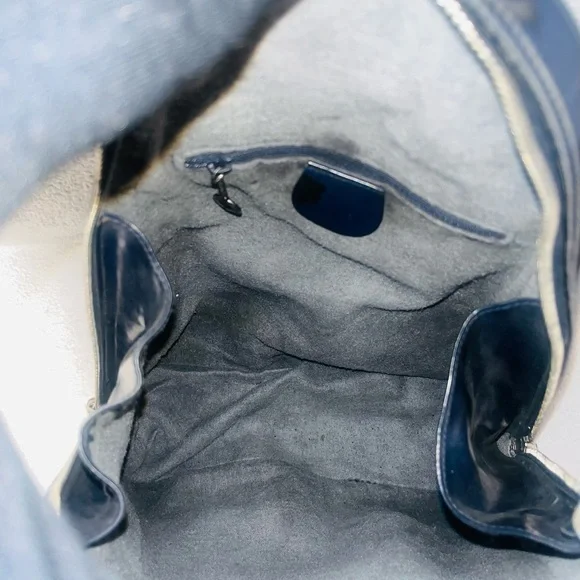 Gucci Bamboo Vintage Blue Patent Leather Sling Bag - Picture 9 of 14